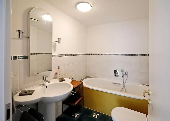 Weinreich, Gaestezimmer & Weinstube 宾馆 弗赖因斯海姆